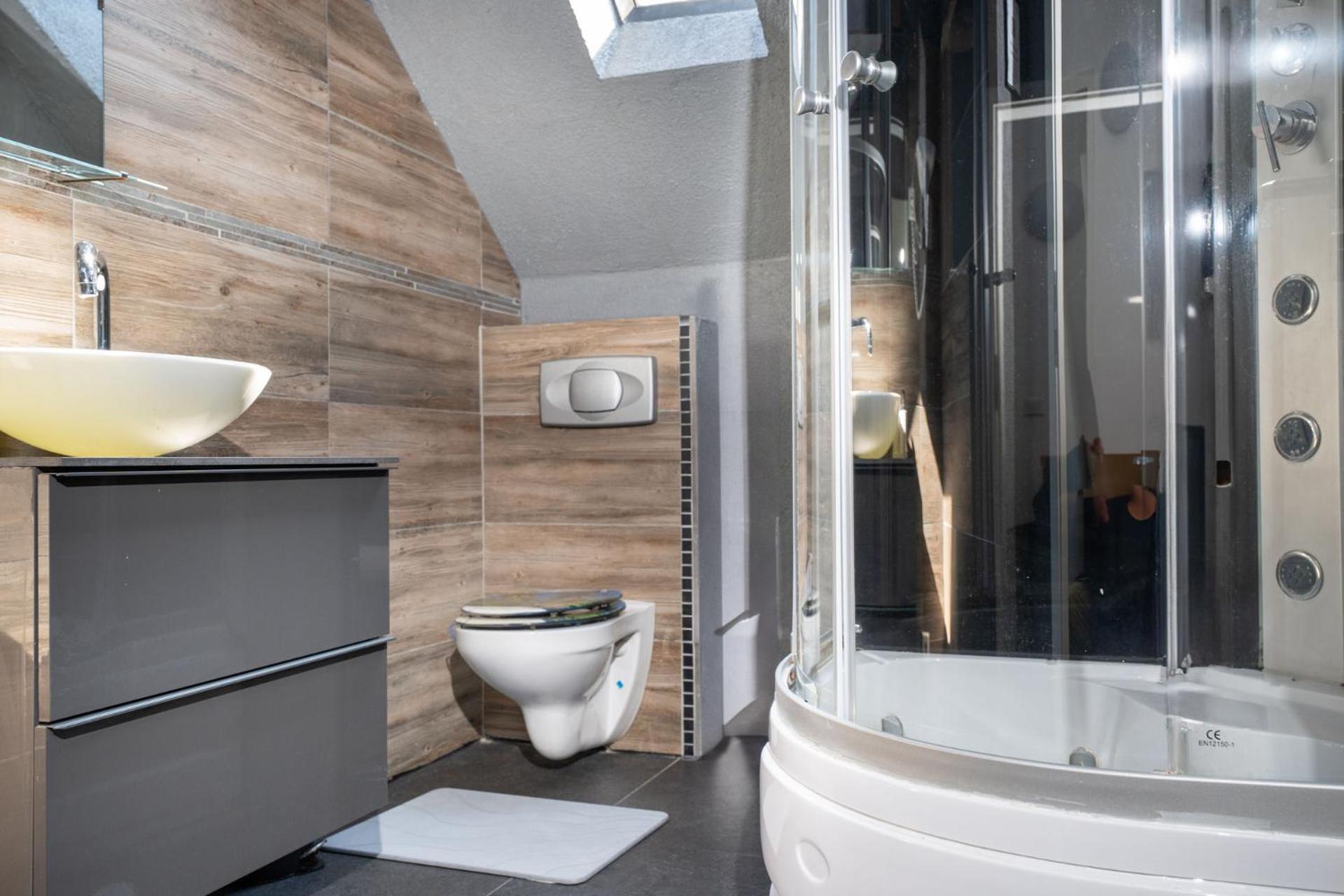 Stylische Privatzimmer An Der Mosel โคเบลนซ์ ภายนอก รูปภาพ