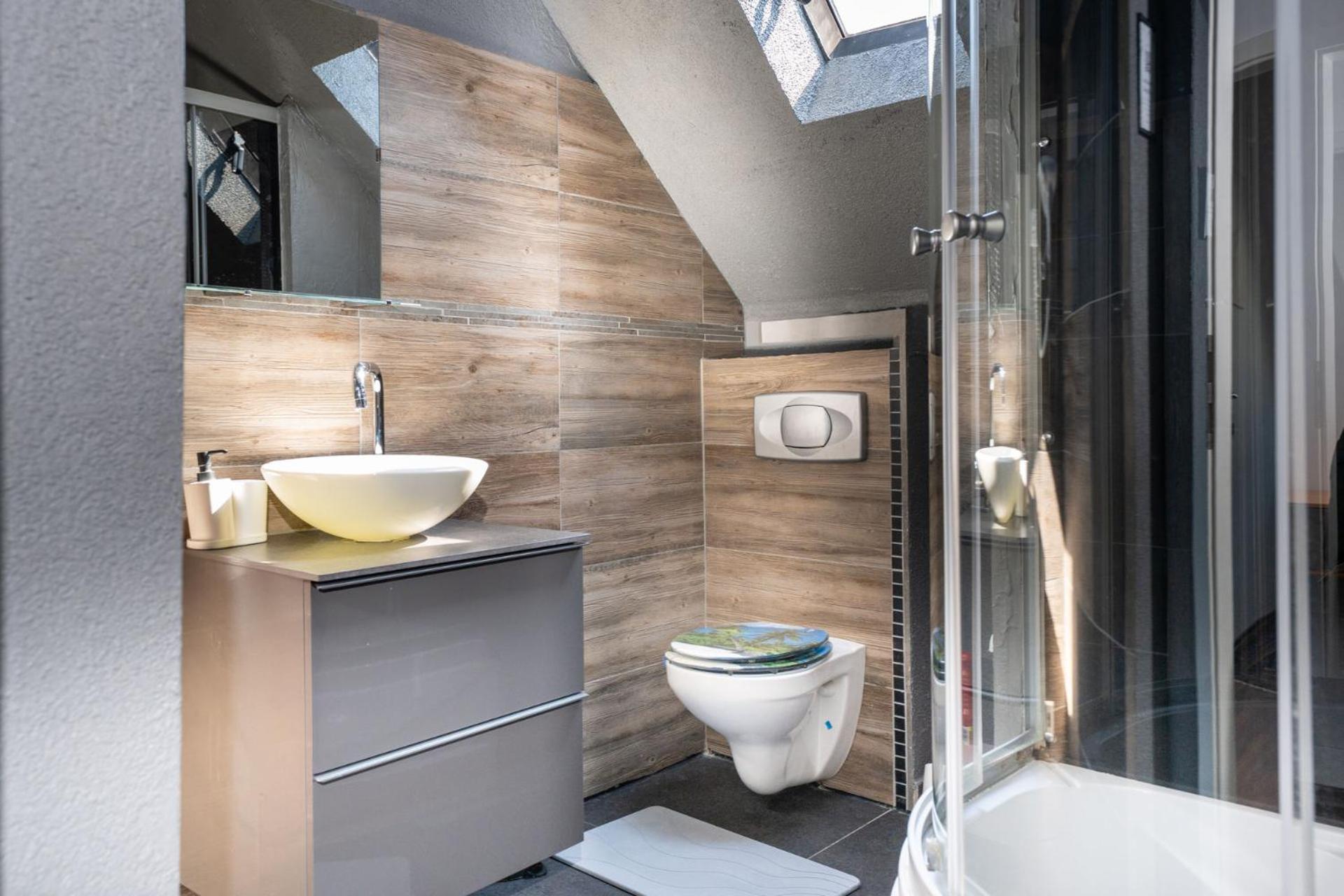 Stylische Privatzimmer An Der Mosel โคเบลนซ์ ภายนอก รูปภาพ